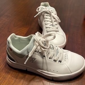 On Running The Roger White/Mint Sneakers